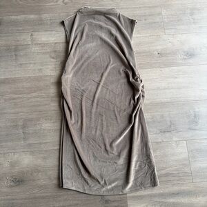 A new day taupe velvet side ruched midi dress - size XL